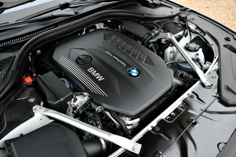 Моторный отсек BMW 840d xDrive M Sport (G15) 2018 года  (WW) (фото 25 из 38)